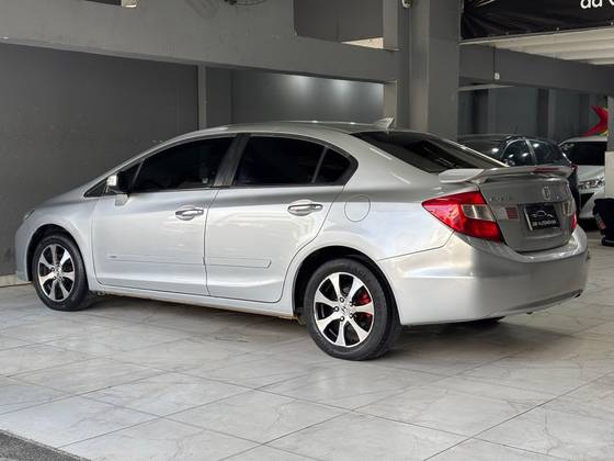 HONDA CIVIC 1.8 EXS 16V FLEX 4P AUTOMÁTICO HONDA CIVIC 1.8 EXS 16V FLEX 4P AUTOMÁTICO